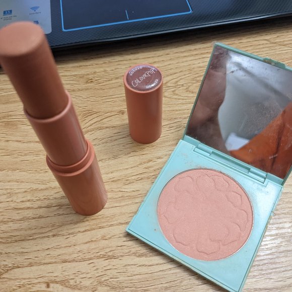 Colourpop Blushes Desert Rose and Hooked - Picture 1 of 4